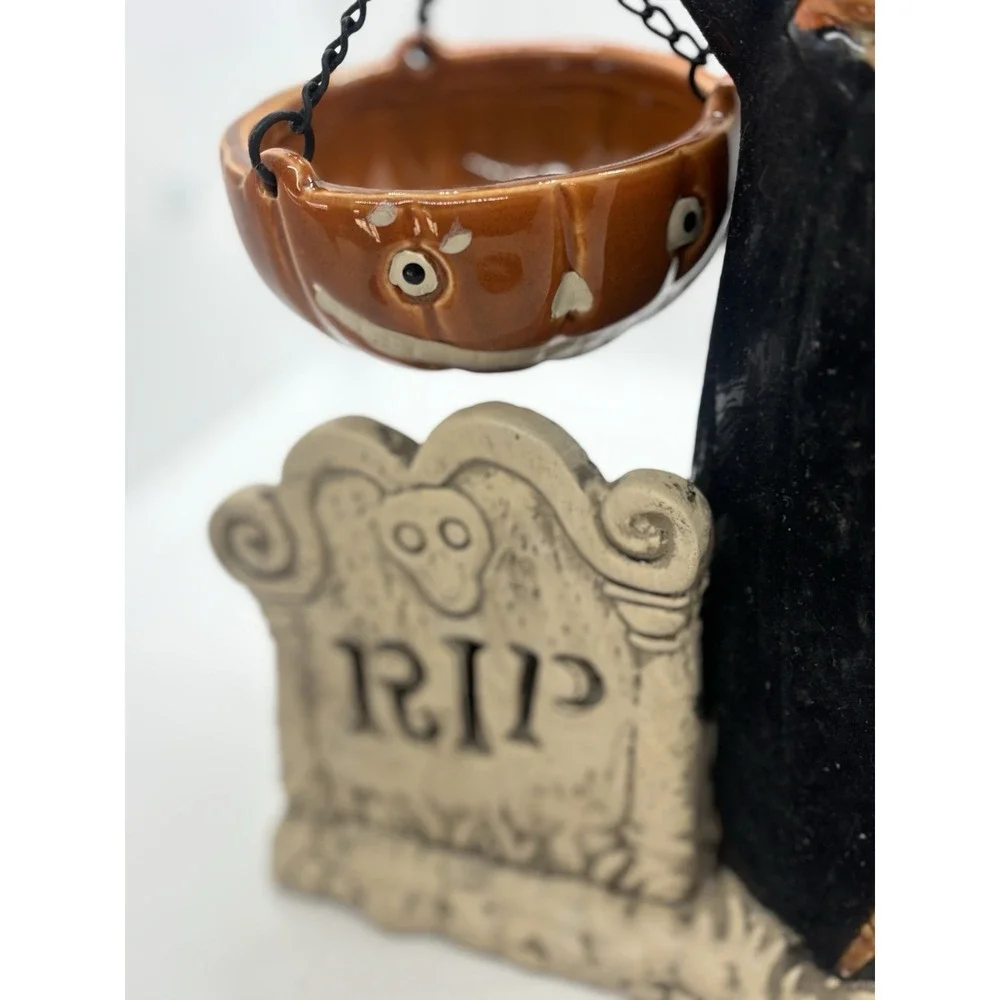 Yankee Candle Boney Bunch Skeleton Wax Warmer + 2 Cider Web Tarts RIP Headstone